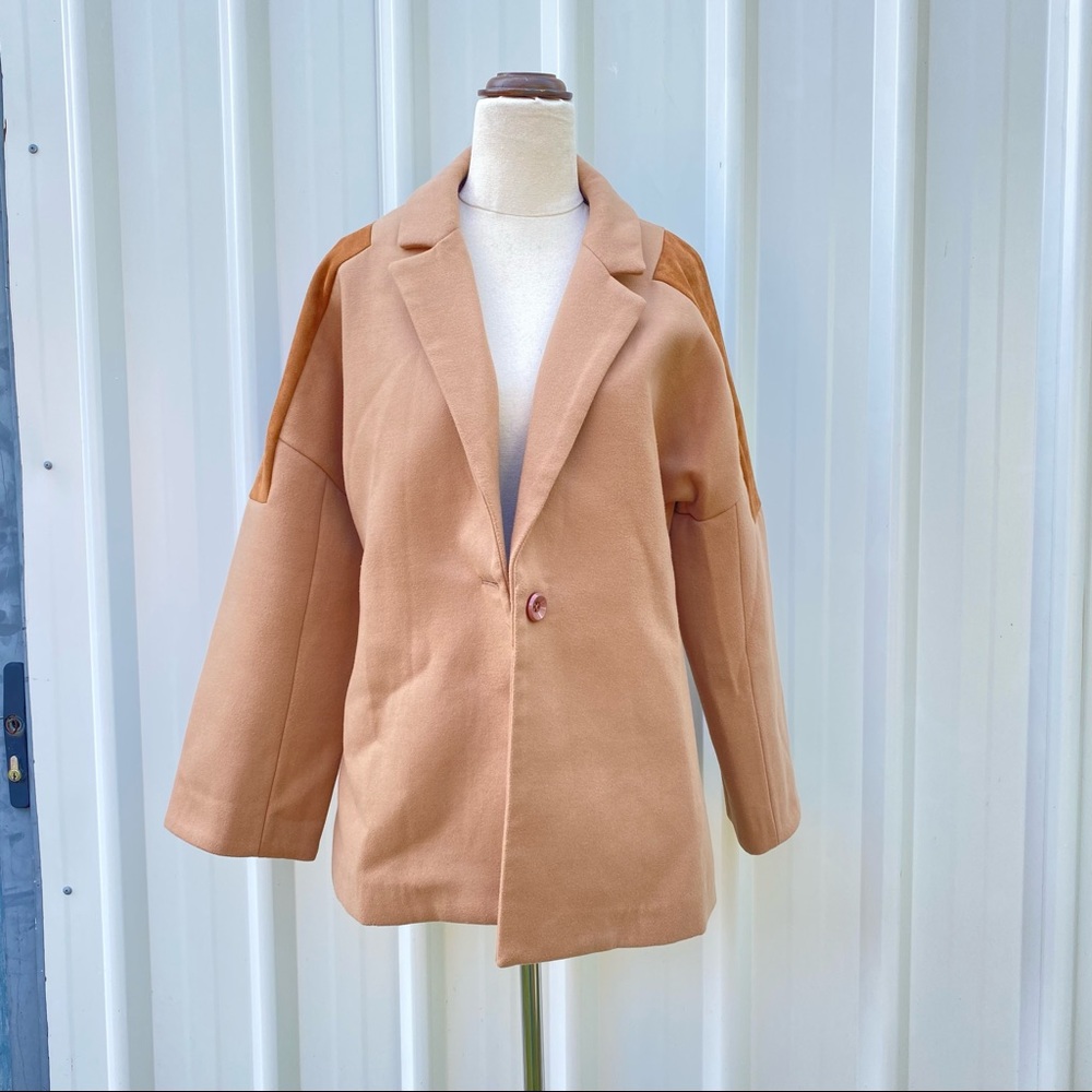 Witch & Knight Thick Coat - Picture 2 of 9